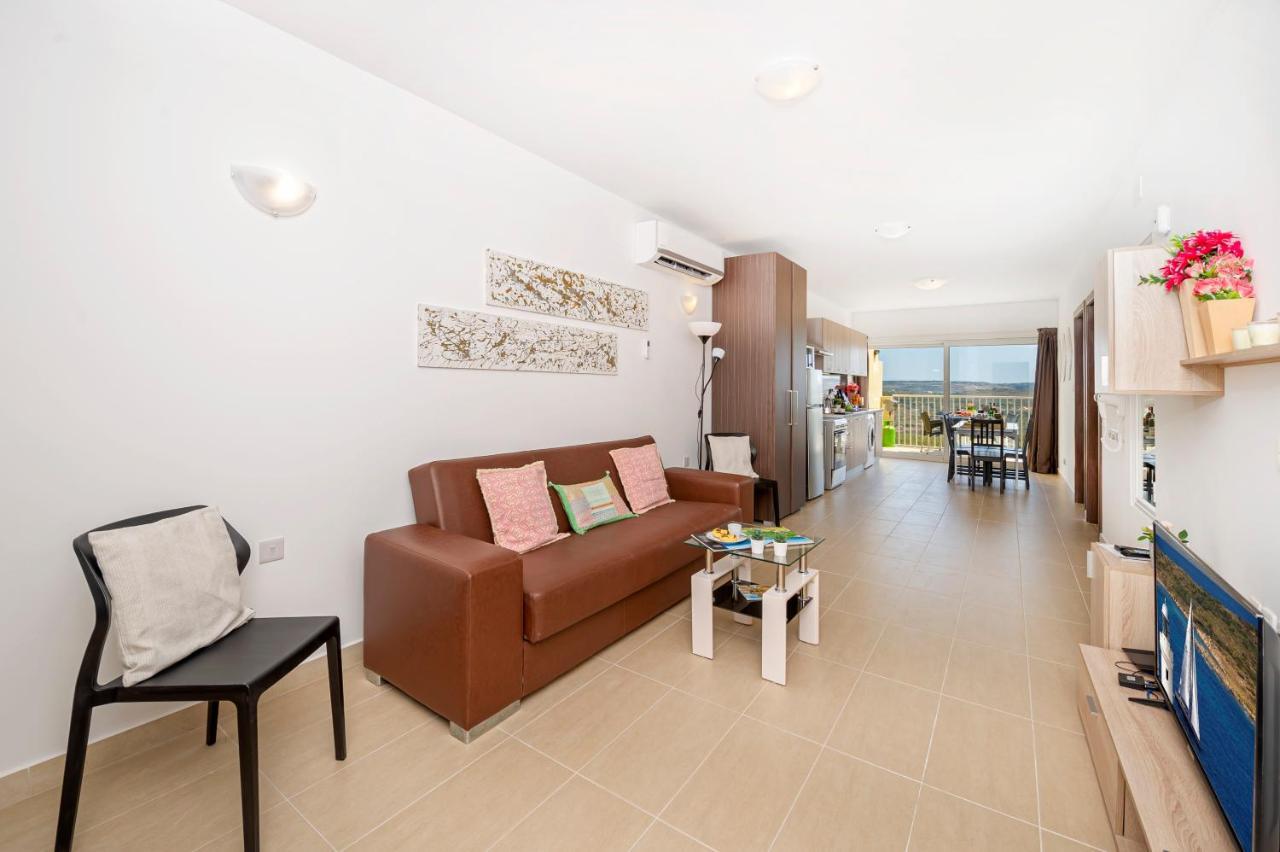Summer Breeze With Terrace With Panoramic Views - By Getawaysmalta Mellieħa