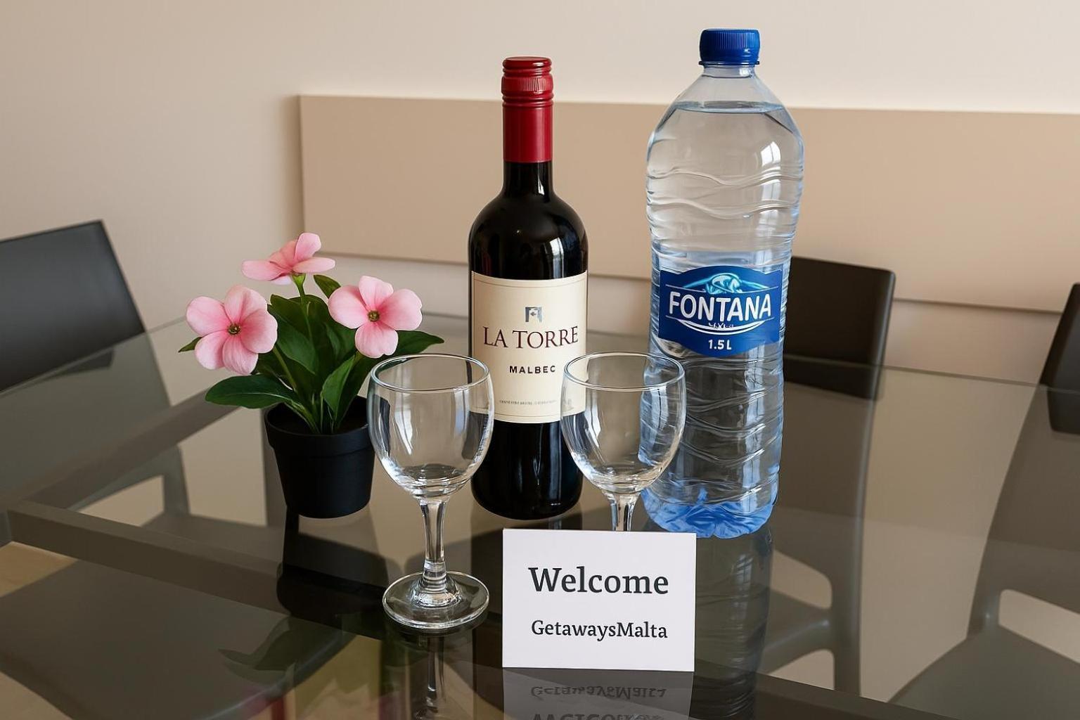 Summer Breeze With Terrace With Panoramic Views - By Getawaysmalta Apartman