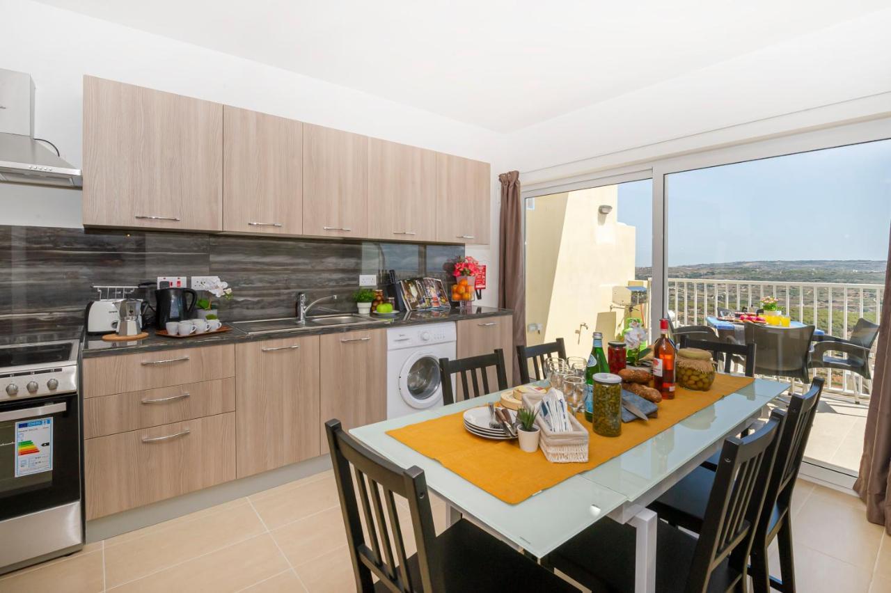 Summer Breeze With Terrace With Panoramic Views - By Getawaysmalta Apartment Mellieha
